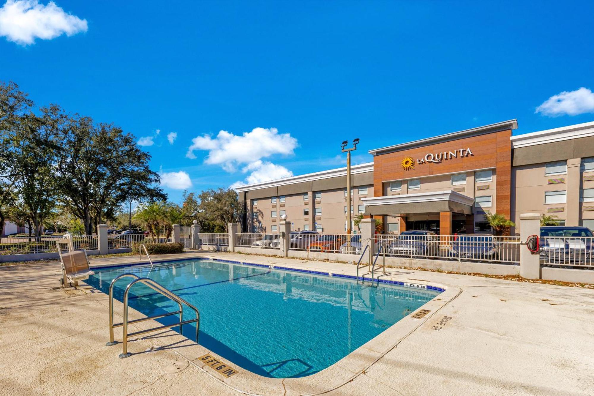 La Quinta Inn & Suites By Wyndham Jacksonville Mandarin Exterior photo