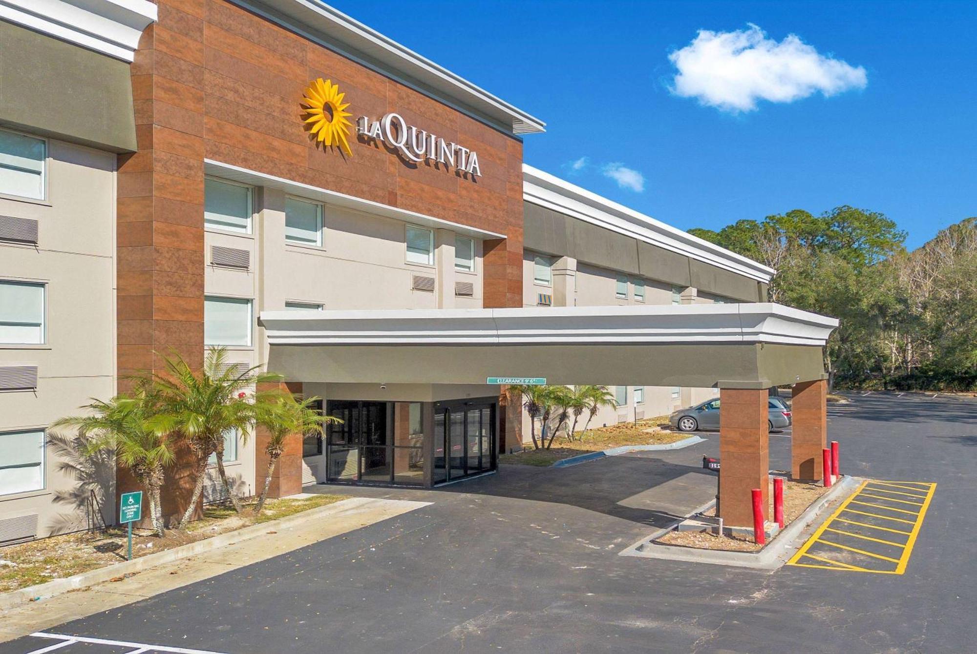 La Quinta Inn & Suites By Wyndham Jacksonville Mandarin Exterior photo
